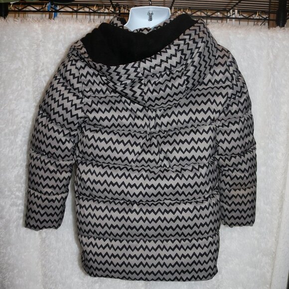 ToTo Heros kids puffer jacket 130 or size medium - Picture 3 of 16